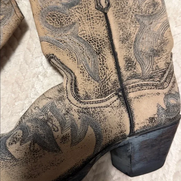 Dan post women’s 7.5 - Picture 2 of 3